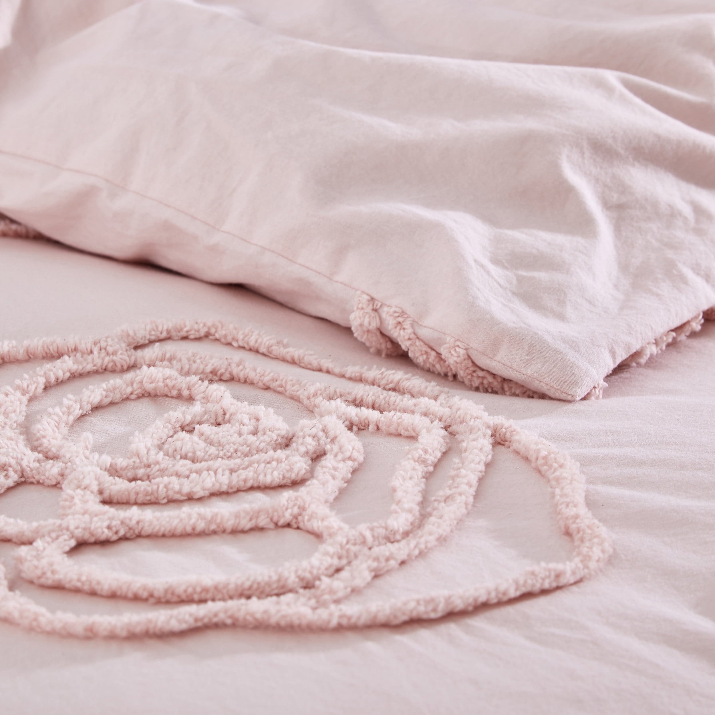 Betsey Johnson Rambling Rose Pink Twin Duvet Cover Bonus Set