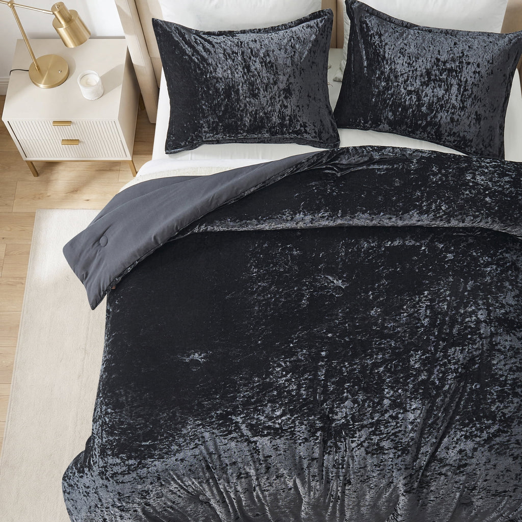 Regency Heights Full/Queen Cozy Velvet Comforter Sets, Luxury 3-Piece All-Season Bedding, Bed Set with Shams，Black