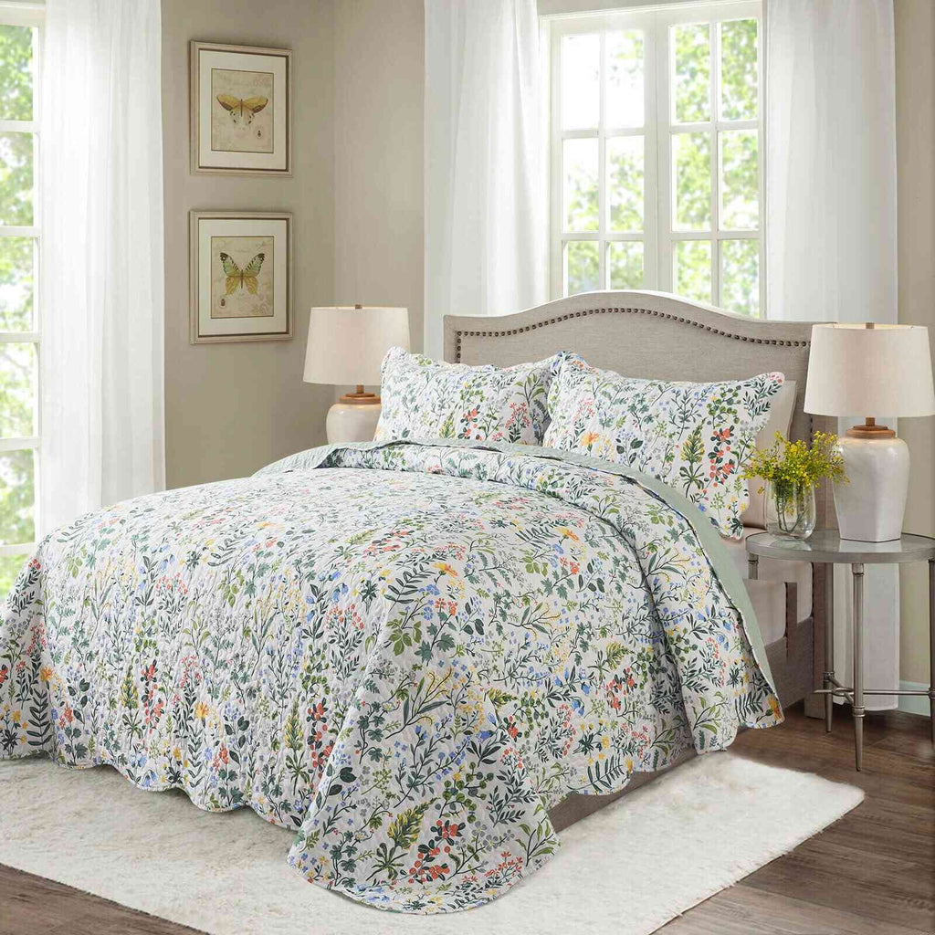 WannaToo Quilt Collection Microfiber Floral Bedding Set Green and White Quilt, King Size (3 Count)